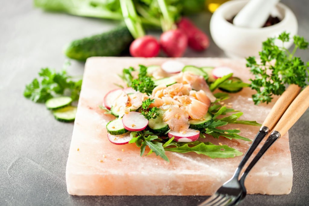 fish with salad-n-salt block