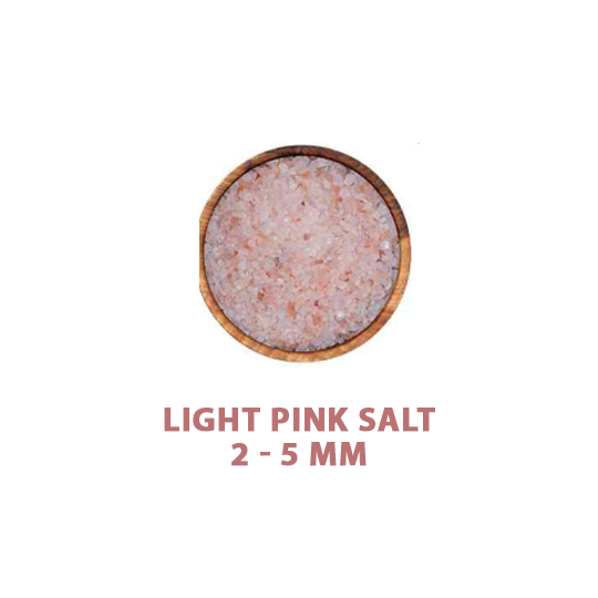 Light pink salt in a wooden bowl with text indicating size and type on a white background